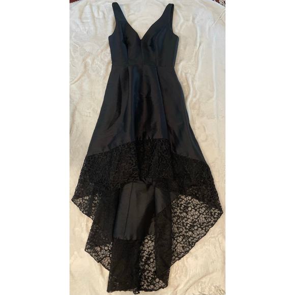 MONIQUE LHUILLIER High Low Lace Hem Sleeveless Ball Gown Size 8 Black Satin